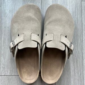 Boston clogs